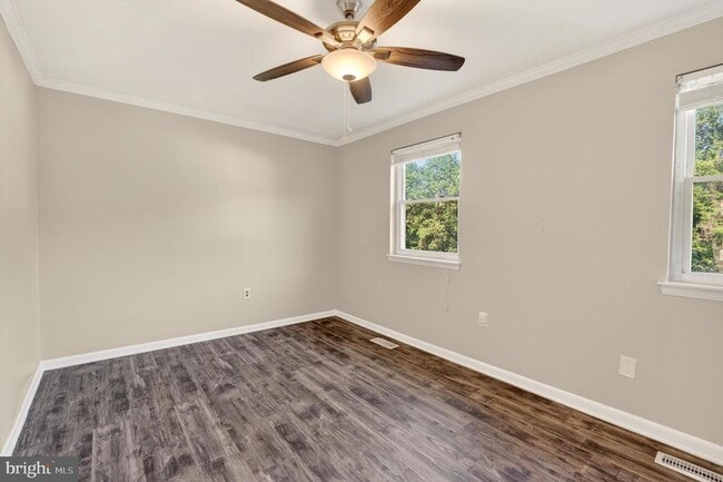 Building Photo - 9333 Pan Ridge Rd