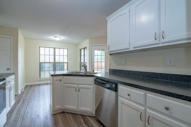 Building Photo - 426 Ridgecrest Rd