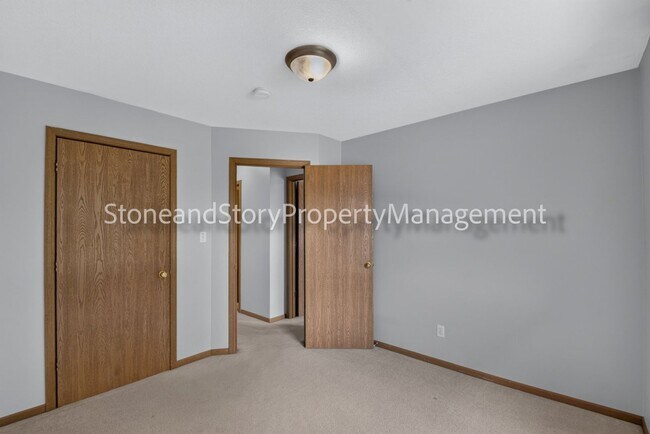 Building Photo - 6926 SW 17th St