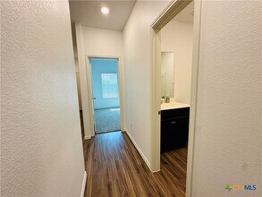 Building Photo - 13410 Mussel Rn