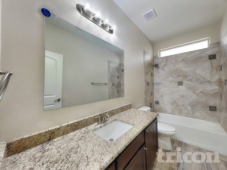 Building Photo - 981 Firewheel Ave SW