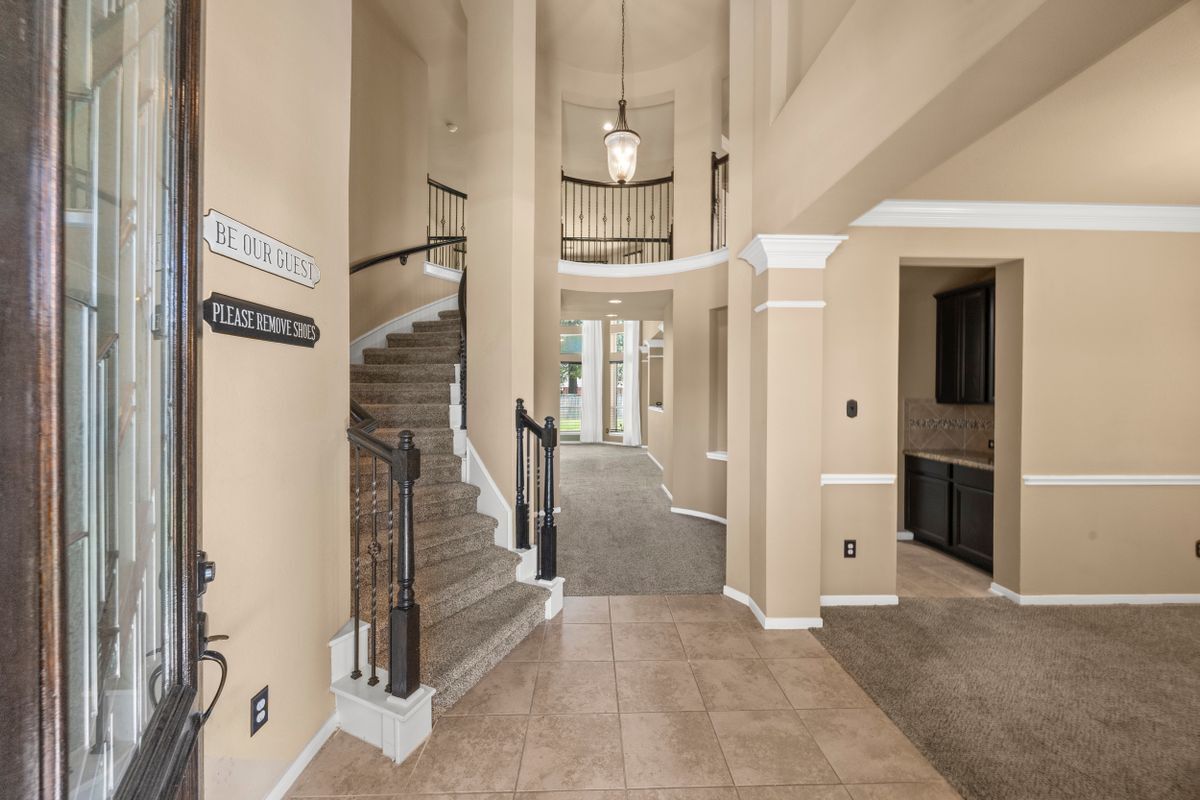 Building Photo - 13938 Sawmill Run Ln