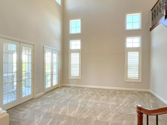 Building Photo - Luxurious & Sought After Home In The Bucolic Hills Of Gated Norris Canyon Estates !