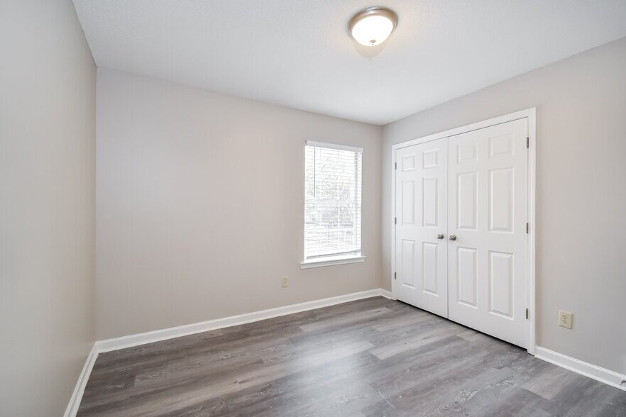 Building Photo - 4404 Shadow Ridge Dr