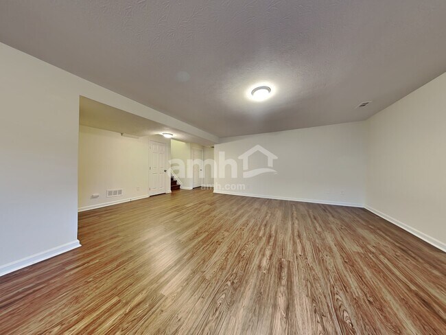 Building Photo - 2816 Fairways Drive