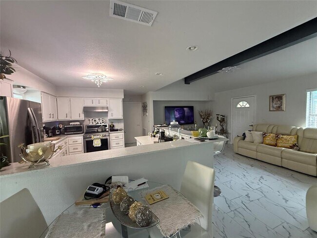 Building Photo - 968 Red Town Rd