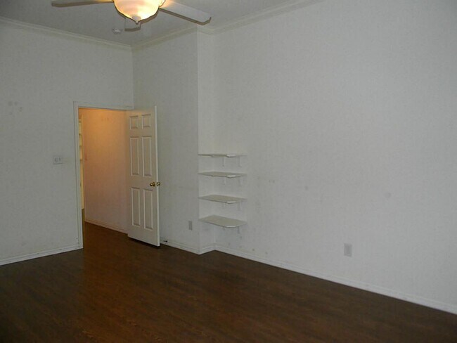 Building Photo - 2511 Branch View Ln