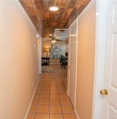 Building Photo - 13809 Suntan Ave