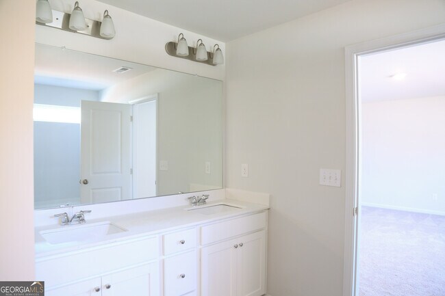 Building Photo - 19 Springwood Ln