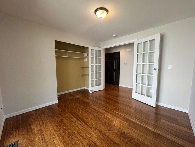 Building Photo - $500 Move In Discount! | 3 Bedroom 2 Bath ...