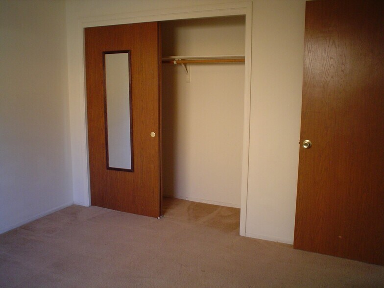 Building Photo - 8512 Liberty Dr NE