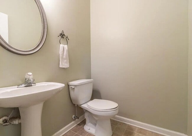 Building Photo - 5640 Sterling Ct