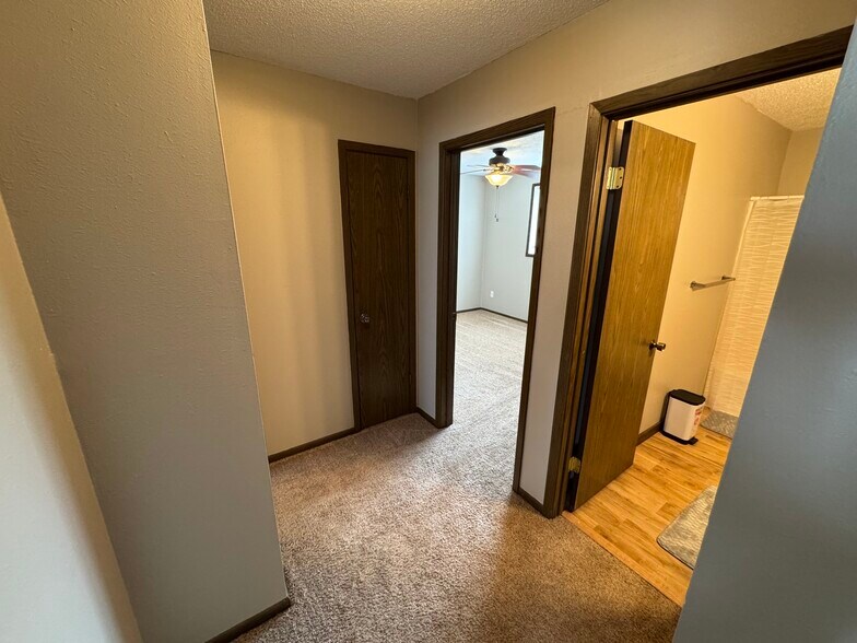 Building Photo - 4831 Tama St