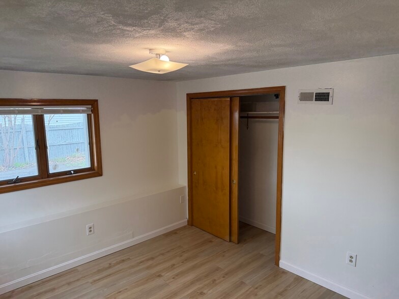 Building Photo - 97 Mill St