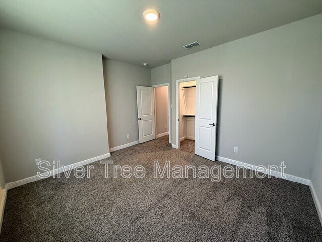 Building Photo - 10921 Rockchapel Dr