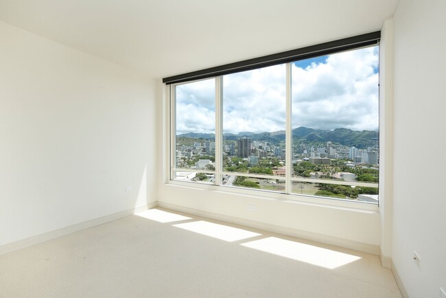 Building Photo - Convenient Honolulu Living! Pacifica #2402