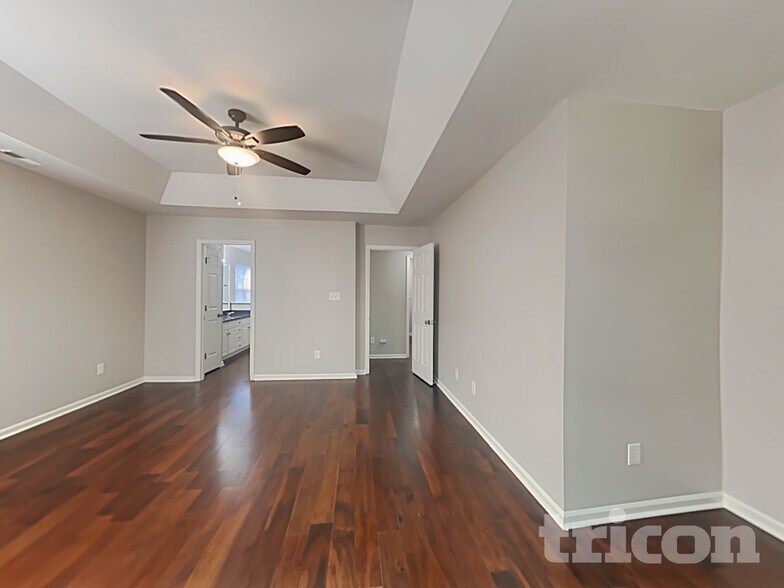 Building Photo - 404 Marcella Dr