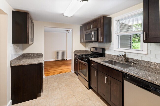 Building Photo - 2 Congdon Ln
