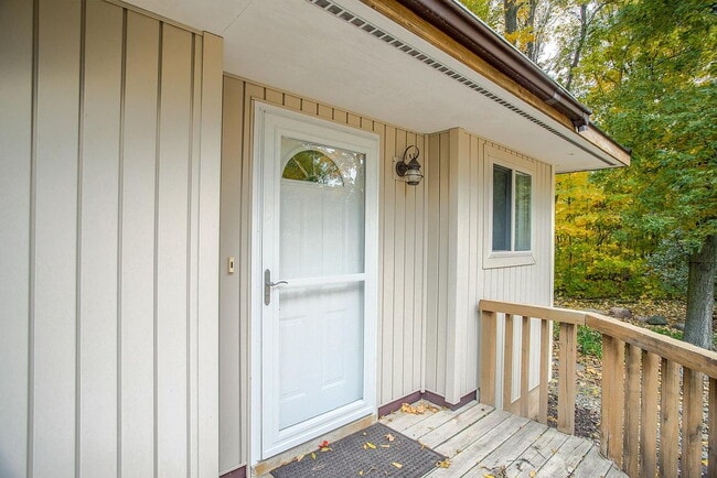 Building Photo - Single Family Home