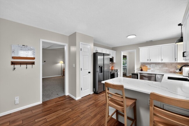 Building Photo - 10225 Footsman Pl