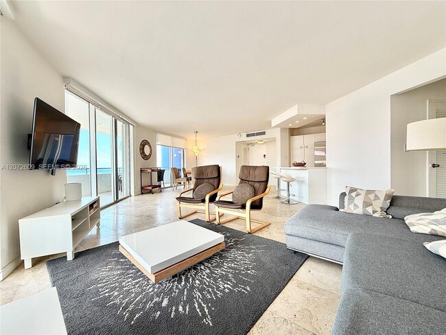 Building Photo - 5161 Collins Ave