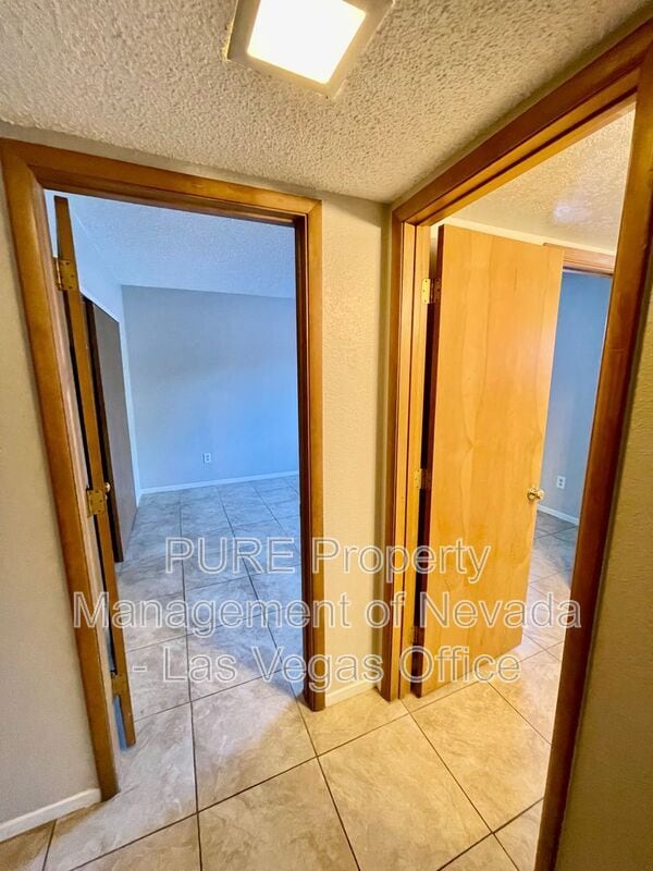 Building Photo - 2650 Sumac Ln