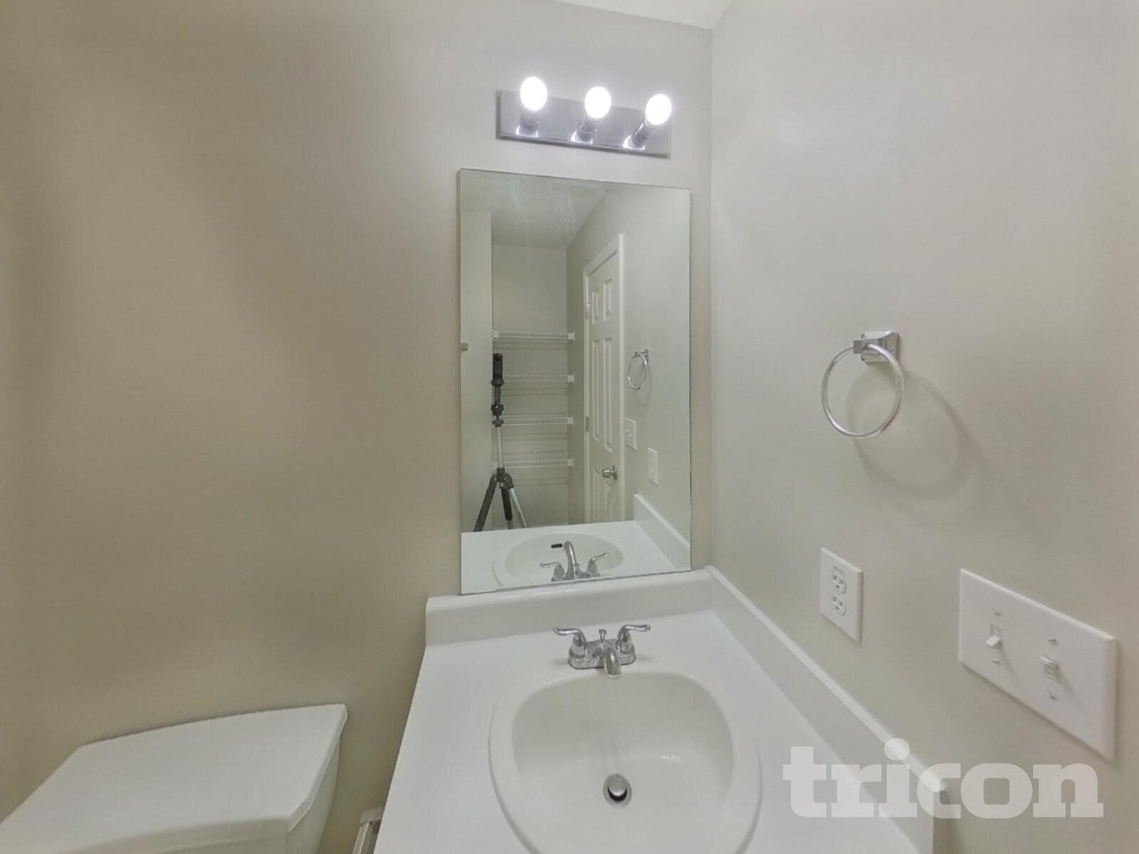 Building Photo - 348 Shadowbrooke Cir SW