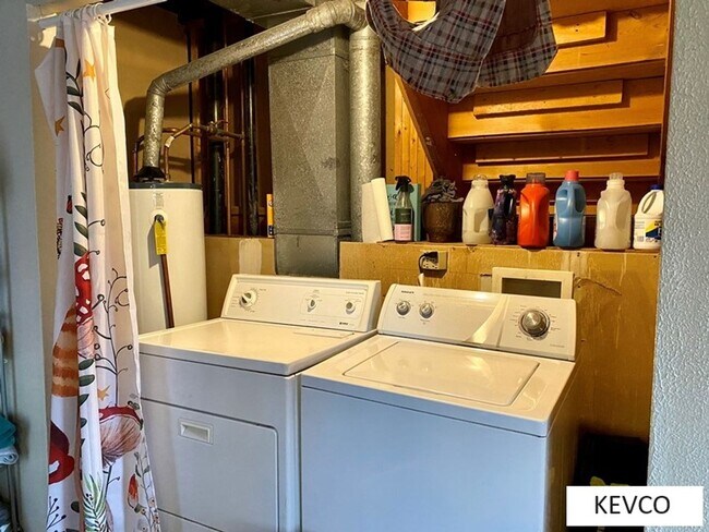 Building Photo - Large Home with Excellent Backyard and Patio