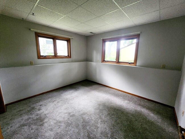 Building Photo - 3536 Rum River Dr