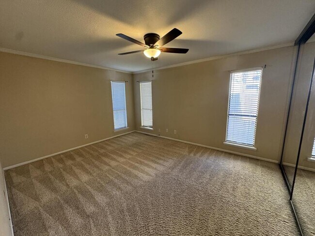 Building Photo - 104 Ridgewood Dr