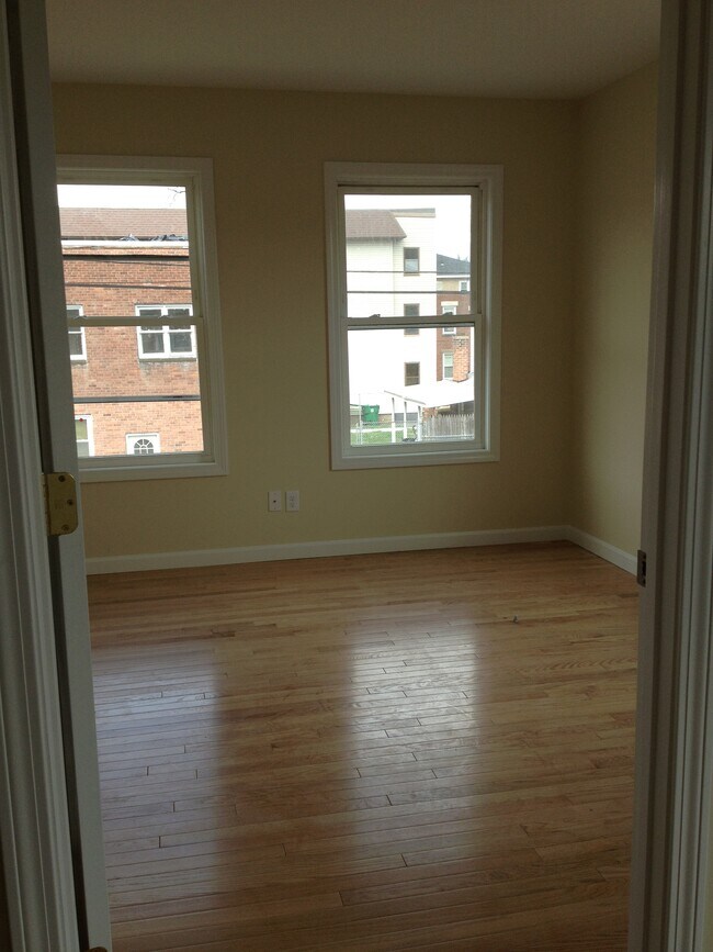 Building Photo - 21 Nassau St