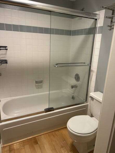 Bathroom - 2228 Yale Ave E