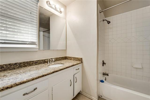 Building Photo - 1601 Larkspur Dr