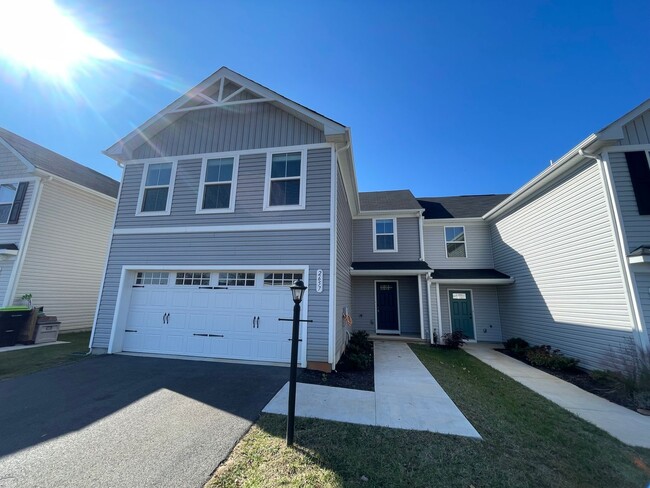 Primary Photo - Gorgeous Locust Thicket Townhome