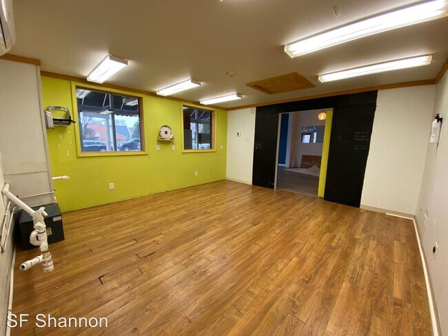 Building Photo - 320-330 Vandeventer Ave