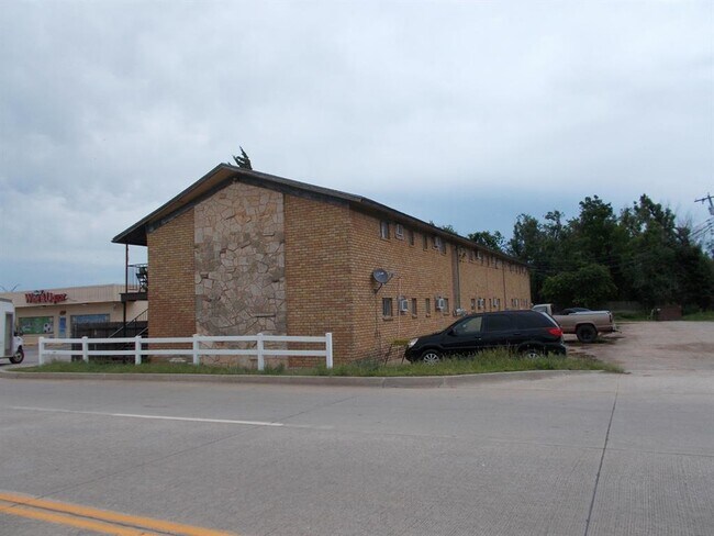 Building Photo - 107 Cornwell Dr