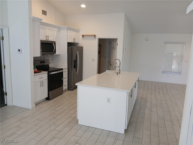 Building Photo - 2613 39th St SW