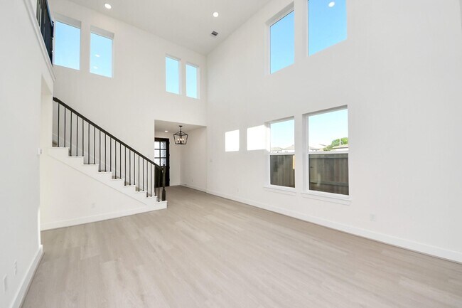 Building Photo - 4324 Avron Dr