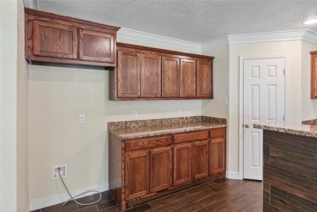 Building Photo - 750 S Valentine Dr