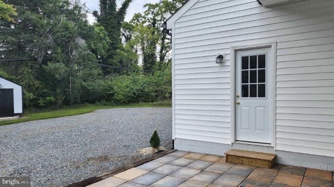 Building Photo - 629 Mineral Ave