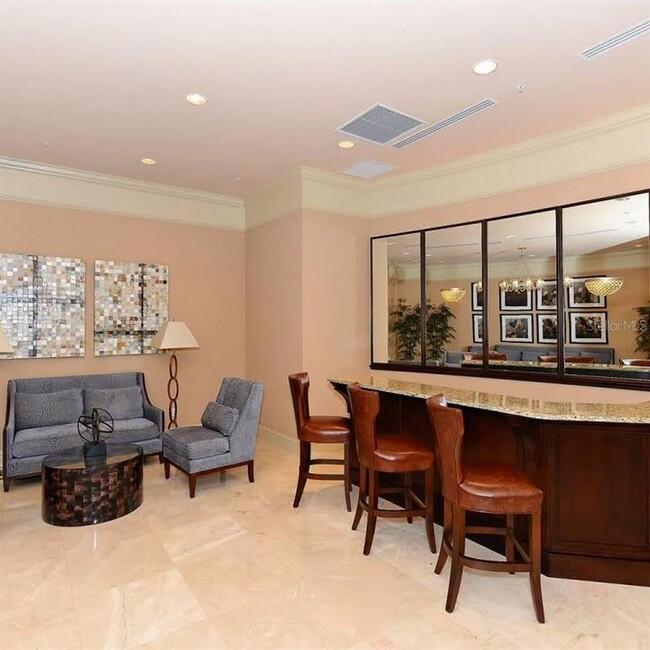 Building Photo - 800 N Tamiami Trl