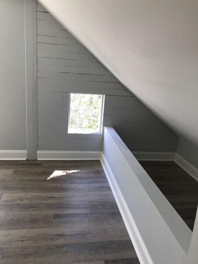 Building Photo - 1001 S 8th St