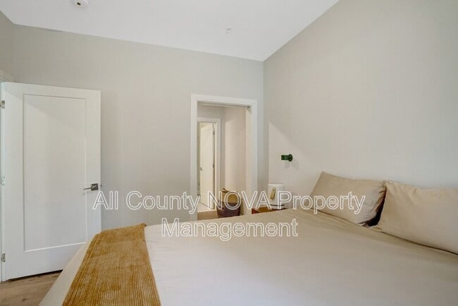 Building Photo - 635 Slaters Ln