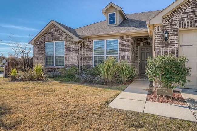 Building Photo - 3404 Glendale Ln