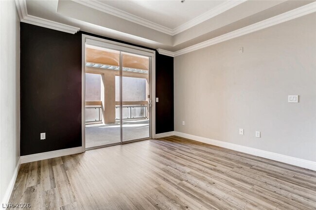 Building Photo - 19 E Agate Ave