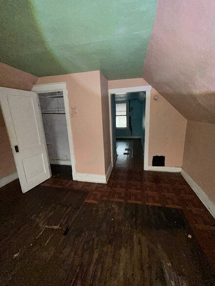 Building Photo - 4922 Davison Ave
