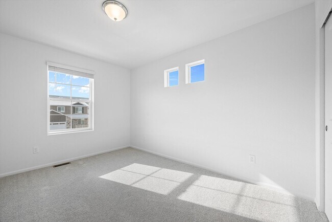 Building Photo - Available for Rent – 4 Bed | 2 Bath | Built 2024 | Green Valley Ranch