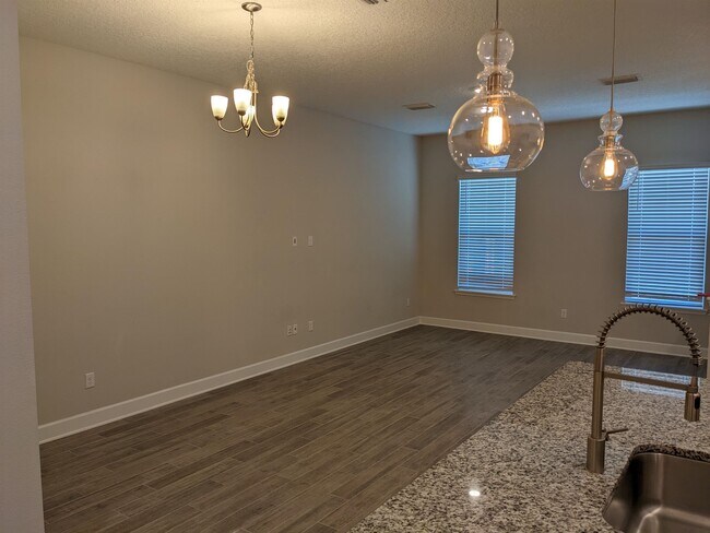 Building Photo - 25 Ibiza Ct