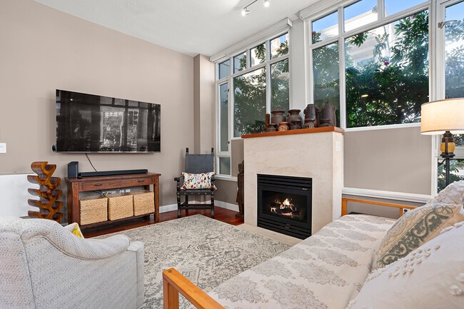 Building Photo - 686 Kettner Blvd