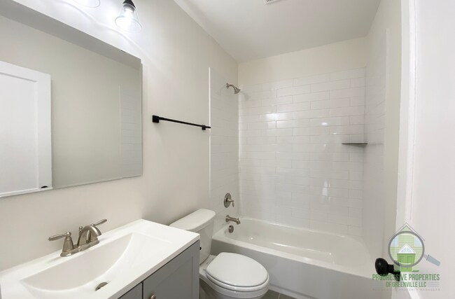 Building Photo - 22 Dale Dr